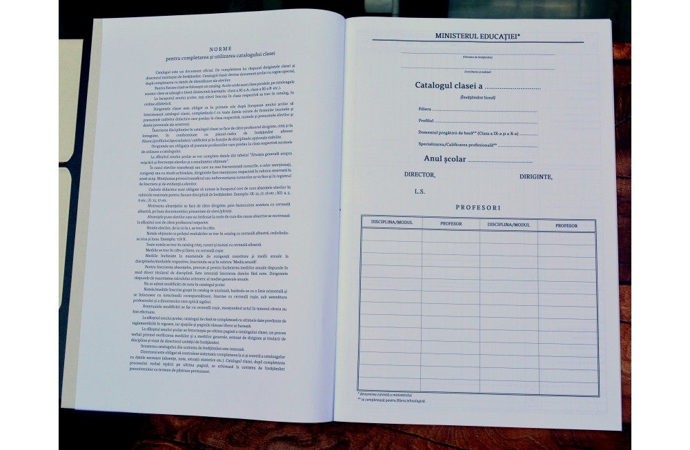 Catalog liceal, coperta carton duplex MODEL 20232024